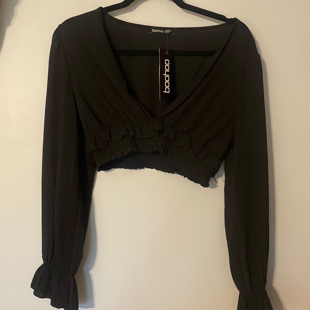 Boohoo Cropped Ruffle Blouse